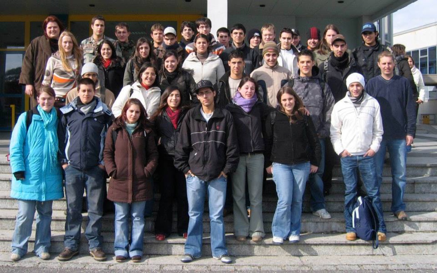 Das Gründungsteam 2005/06 auf der Treppe