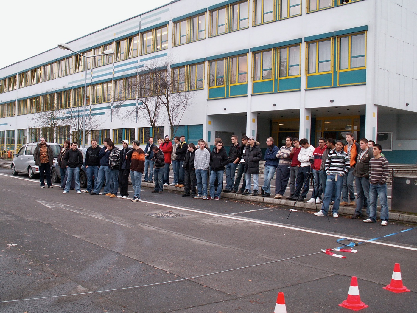 Viele Klassen schauen zu